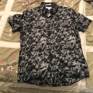 Medium Calibrate NON-IRON Short Sleeve Button Up